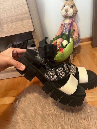 parka h: Mona kozne sa dale original koza 2500 djn