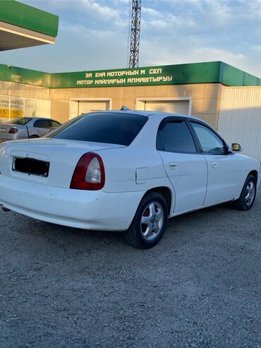 Daewoo: Daewoo Nubira: 1998 г., 1.5 л, Механика, Бензин