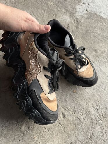 кроссовки air jordan 4: Обувь 37 размера, состояние идеальное. Заказывала с турции, за 3500