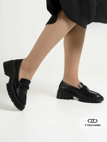 Women's Sneakers and athletic shoes: Кроссовки Prada Milano, ярко‑зеленые. Продам. Размер 37-38. Покупали в — 10