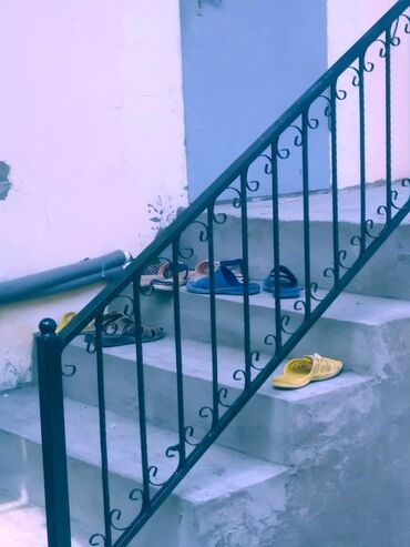 Pilləkən məhəccərləri: Dəmir barmaqlıq (reşotka)
məhəccər.40 azn — 10