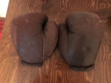 перчатки медицинские цена: Продаю боксёрские перчатки кожа ссср состояние отличное и лапу кожа