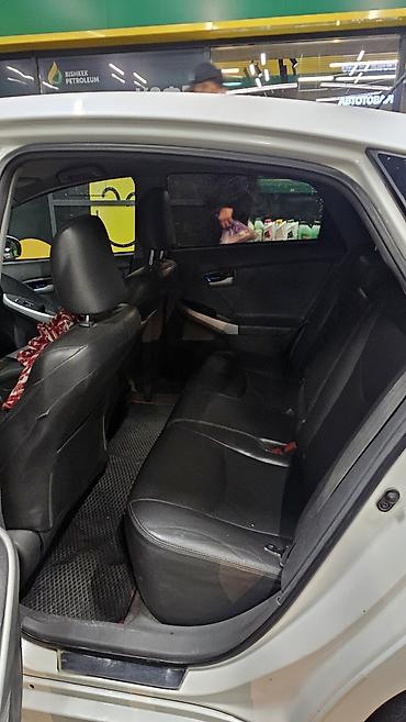 Toyota: Toyota Prius: 2011 г., 1.8 л, Вариатор, Гибрид, Хэтчбэк — 6