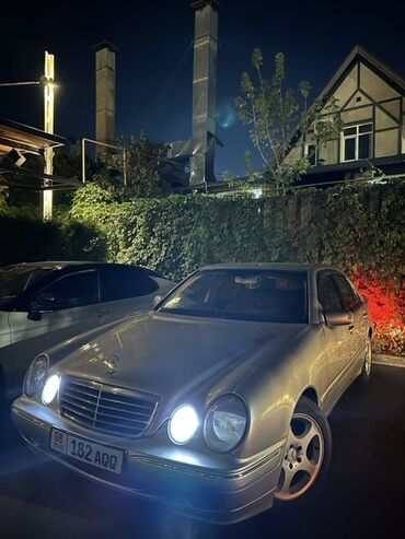 спринтер грузовой средний база: Mercedes-Benz E-Class: 2000 г., 3.2 л, Автомат, Бензин, Седан