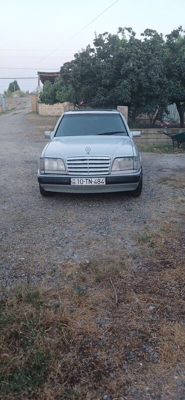 Mercedes-Benz: Mercedes-Benz W124: 2.8 l | 1994 il Sedan — 3