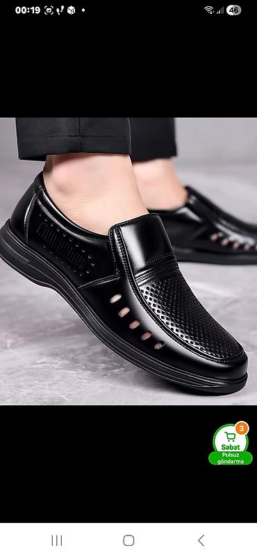 botinka 43: Məhsul: Kişi üçün klassik slip-on ayaqqabı - Rəng: Qara, parlaq üst — 1