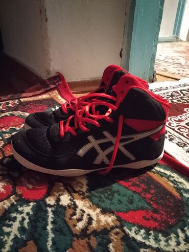 Кроссовки и спортивная обувь: Мужские кроссовки, 40, Asics, Новый, цвет - Красный, Самовывоз at lalafo.kg Кроссовки и спортивная обувь: Мужские кроссовки, 40, Asics, Новый, цвет - Красный, Самовывоз
