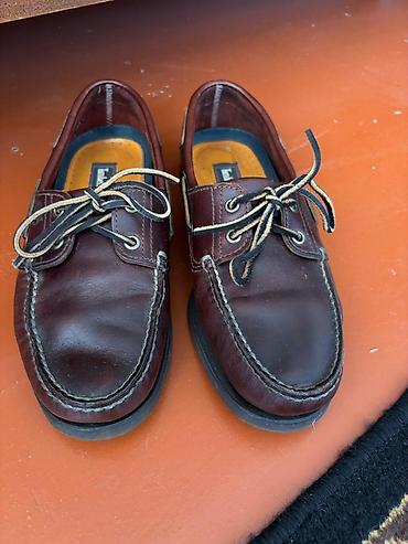 Ayaqqabılar: Timberland kişi kayık ayaqqabı.
Yaxsi veziyyetdedir 
Ölçü: 42 — 2