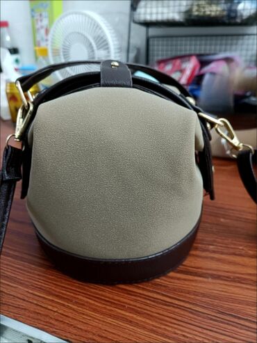 Классические сумки: Классическая сумка, Корея, Материал: Бархат, Застежка на молнии, Моющийся материал, Оригинал, Женские, Новый at lalafo.kg — 17 Классические сумки: Классическая сумка, Корея, Материал: Бархат, Застежка на молнии, Моющийся материал, Оригинал, Женские, Новый — 17