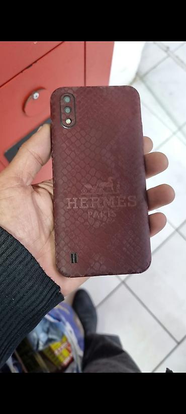 bit bazari harda yerləsir: Sabirabada telfon A01 yadaşı 16 ekranda çatı var satlır 50azın riyal — 2