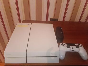 PS4 (Sony Playstation 4): PLAYSTATİON 4 FAT 9.00 PROSİFKA.1 pultu var oyunlar var təp təzədi