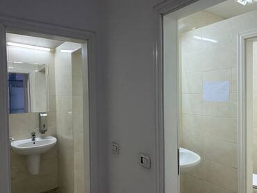 Poslovni prostor: Izdaje se ekskluzivan poslovni prostor 350m2 u poslovnoj zgradi na — 14