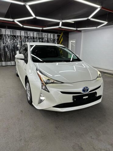 prius: Toyota Prius: 2017 г., 1.8 л, Вариатор, Гибрид, Хэтчбэк