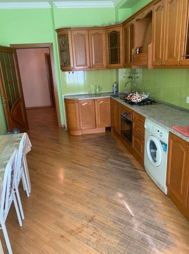 Köhnə tikili: Bakı, 3 otaqlı, Köhnə tikili, m. Gənclik, 140 kv. m — 3