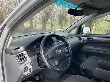 унаа бишкек авторынок: Toyota Avensis Verso: 2004 г., 2 л, Кол менен иштөөчү, Дизель, Вэн/Минивэн — 6