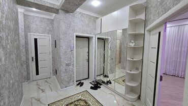 Uzunmüddətli kirayə mənzillər: Düşme variyant Yüksək səviyyədə təmirli.Yaşayış olmayıb.2 böyük yataq — 14