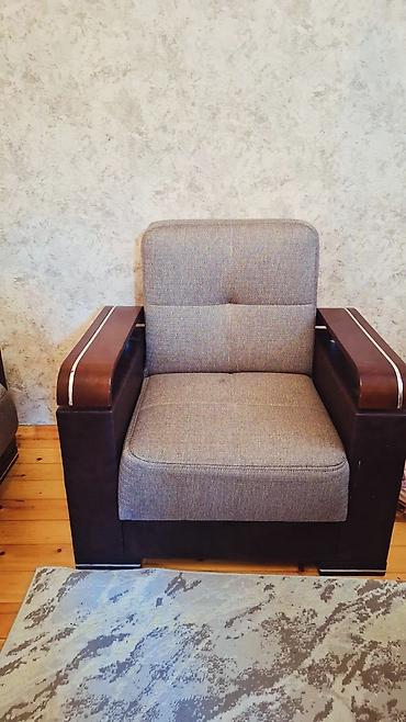 Digər mebel: Divan və kreslo 70 Azn .Her iksi bazalıdır.Unvan Bakı — 1