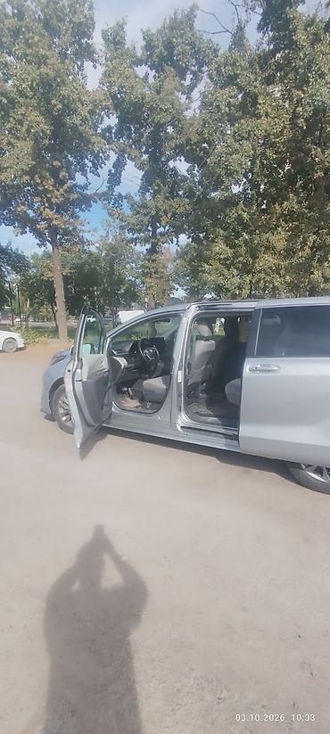 минивен гибрид: Toyota Sienna: 2021 г., Гибрид, Минивэн — 9