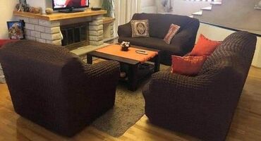 Posteljina: Prekrivači za trosed i dve fotelje
Cena 4500 dinara — 9