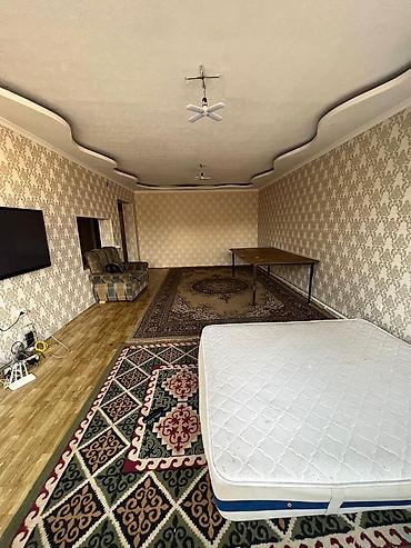 Продажа коттеджей и домов: Продаётся дом с двором и садом - Просторная гостиная с панорамным — 13