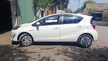 avto servis: Toyota aqua İcarə günü 35 manat Toyota Aqua hibrid hetçbek təqdim — 3