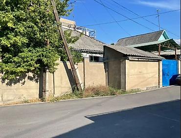 Дома: 🏡 Продаётся 3-комнатный дом в мкр. Достук! 📐 Площадь дома: 72 м² 🌿 — 8