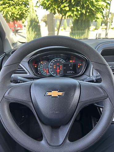 spark 2018: Chevrolet Spark: 2019 г., 1 л, Вариатор, Бензин, Хэтчбэк — 10