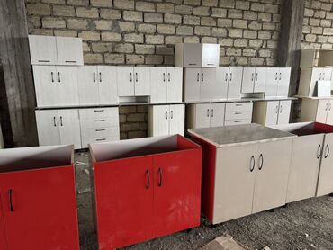деревянный стол на кухню: Sifarişlə mətbəx dəsti, Sadə laminat