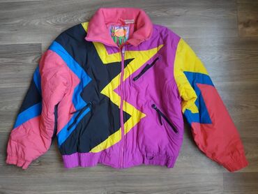зимние куртки бишкек: Пуховик, Короткая модель, Оверсайз, L (EU 40), XL (EU 42)