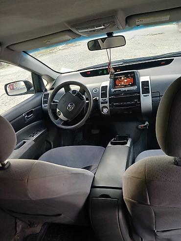 Toyota: Toyota Prius (2-ci nəsil) hibrid hetçbek - Gümüşü rəng, aerodinamik — 4