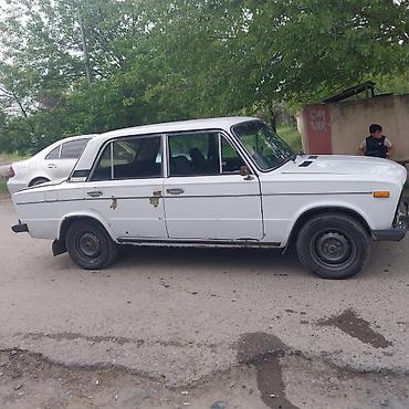 2106 buferi: VAZ 2106, ağ rəngli sedan - Kuzov: 4 qapılı, klassik “altılıq” — 5