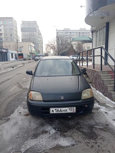 Honda: Honda Logo: 1997 г., 1.3 л, Механика, Газ, Хэтчбэк