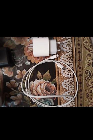 iphone 8 gəncə: Orginal iphone adaptırı yeni kimidi (çox az işlənib) Təcili satılır — 1
