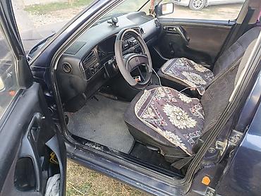 кочкор авто: Volkswagen Golf: 1994 г., 1.8 л, Кол менен иштөөчү, Бензин, Хетчбек — 3