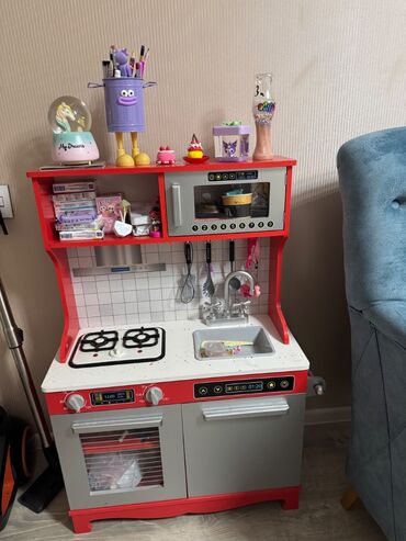 Ofis mebeli: Usaq kukla mebel I yaxsi veziyyetde. Whotsap aktivdi Zeng de 8den sora