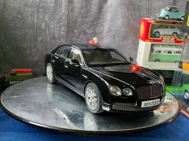 Avtomobil modelləri: Коллекционная модель Bentley Flying Spur W12 Diamond Black 2012 — 14