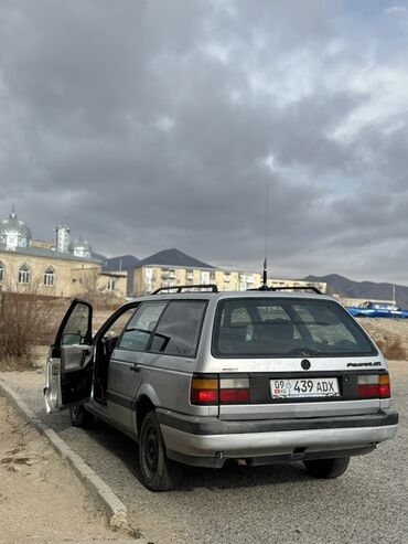 Volkswagen: Volkswagen Passat Variant: 1988 г., 1.8 л, Механика, Бензин, Универсал — 10
