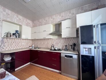 Mətbəx mebeli: Mətbəx mebeli.400 azn Ölçü 360×160 Üzerinde verilir qaz moyka