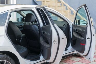 Hyundai: Hyundai Sonata: 2 l | 2022 il Sedan — 4