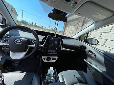 Транспорт: Toyota Prius: 2017 г., 1.8 л, Вариатор, Гибрид, Лифтбек — 6