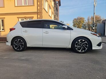 Toyota: Toyota Corolla: 2016 г., 1.8 л, Вариатор, Бензин, Хэтчбэк