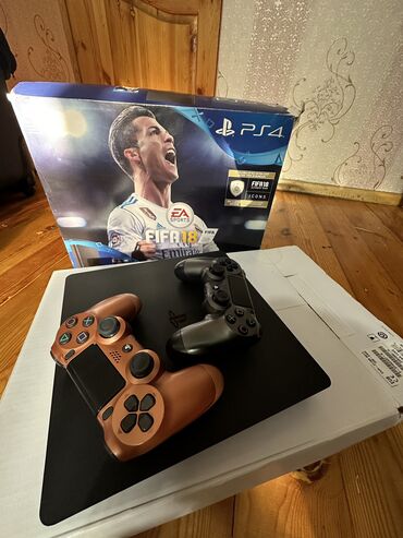 детские приставки playstation 4 slim: PS 4 SLIM. 500gb. Condition 10/10. With all accessories. Two