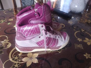 Patike: Converse, Veličina - 38 — 19