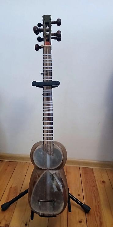 İri həcimli Tar aləti satılır 800 azn əlaqe 077 578 02 60