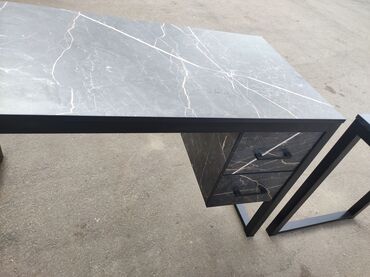 Офисные столы: Столы офисные с тумбочкой
Офисные столы с тумбочкой в наличии — 13