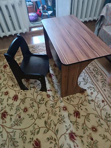 study table: Продаю стол парту размеры 90#45 см, высота 61 см. стол в идеальном — 1