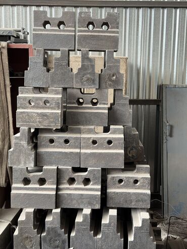 Другое оборудование для производства: Литейный завод, литье высококачественной высокомарганцовистой стали — 35