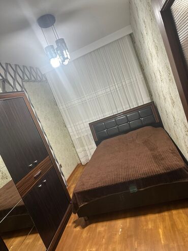 Mənzil kirayələyirəm: 4mərtəbəli binanın 4cü mərtəbəsində 2 otaqlı, əşyalı,hər bir şəraiti — 7