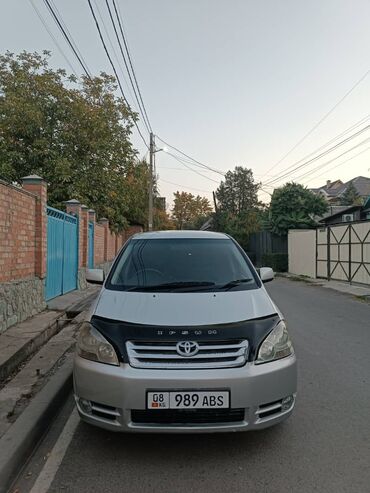 авто гаражное хранение: Toyota Ipsum: 2002 г., 2.4 л, Автомат, Газ, Вэн/Минивэн