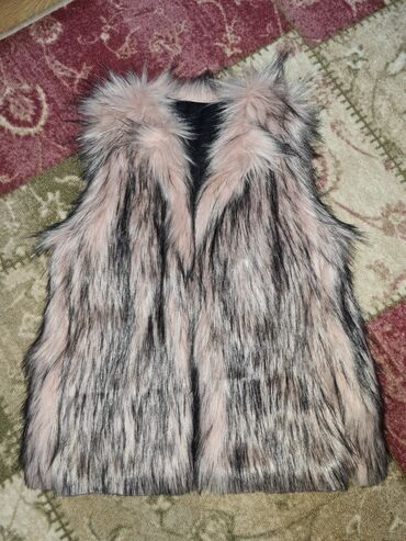 fb sister new yorker: Fur vest, 140-146